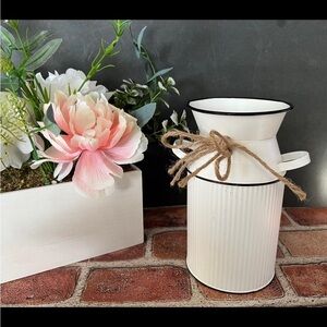 Farmhouse Metal |Enamel Shabby Chic Milk Can